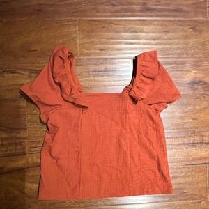 Cute Madwell top! Perfect for Fall 🍁